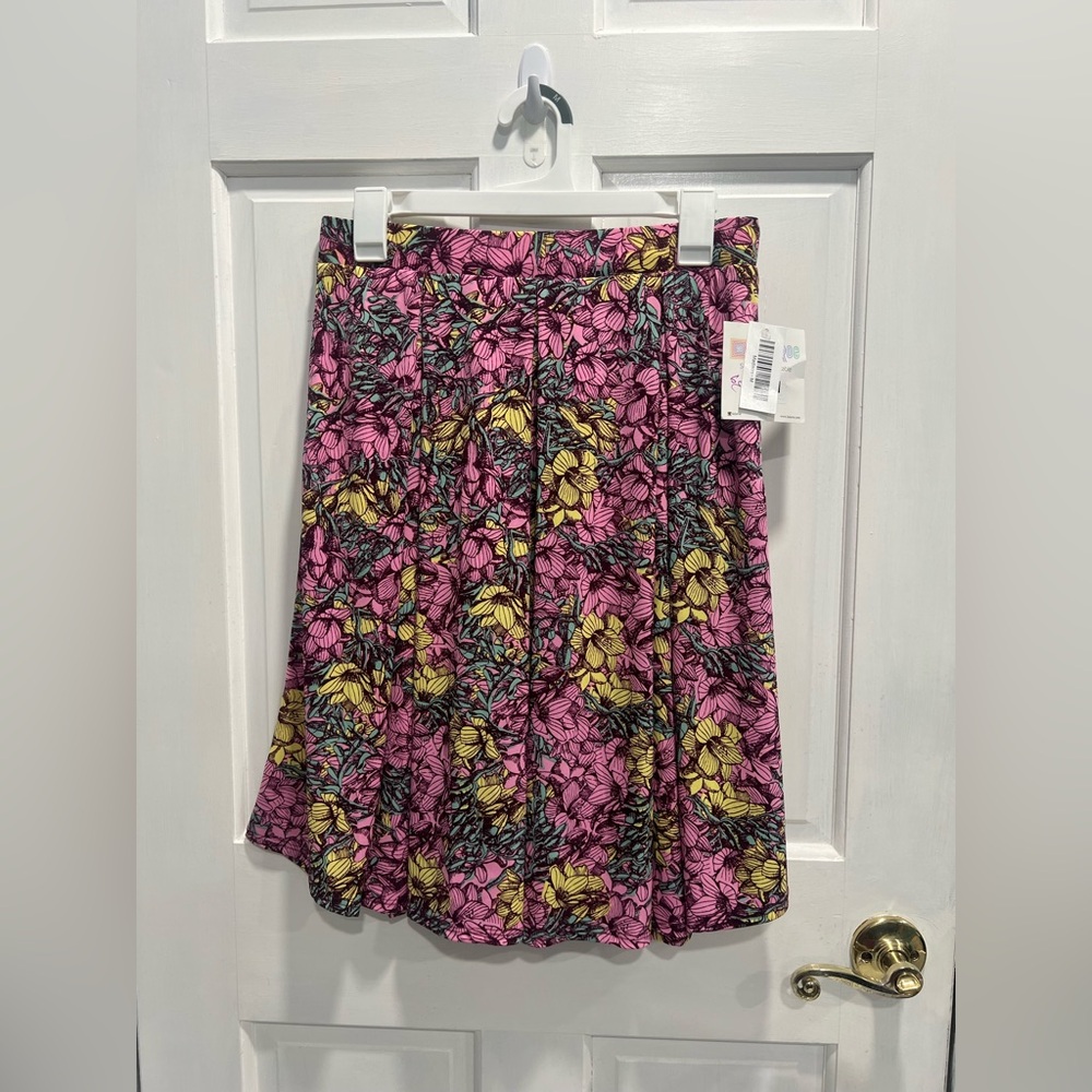 LULAROE Madison NWT Pleated Floral High Rise Elastic Waist Skirt SIZE MEDIUM